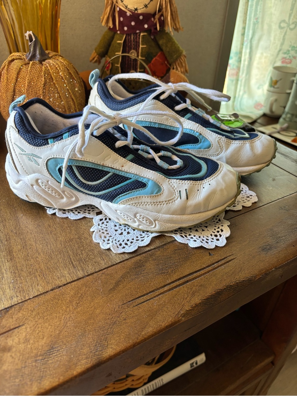 vintage late 90s to early 2000s Reebok chunky DMX-era running sneakers